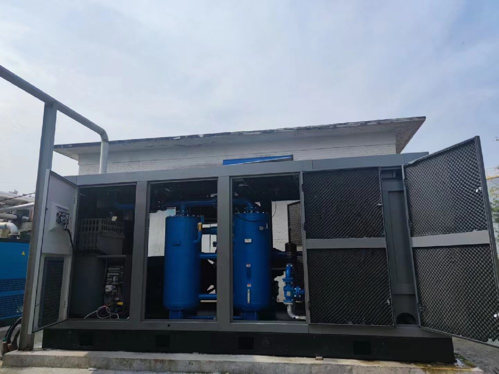 格瑞克315KW雙級(jí)壓縮永磁變頻螺桿空壓機(jī)安裝